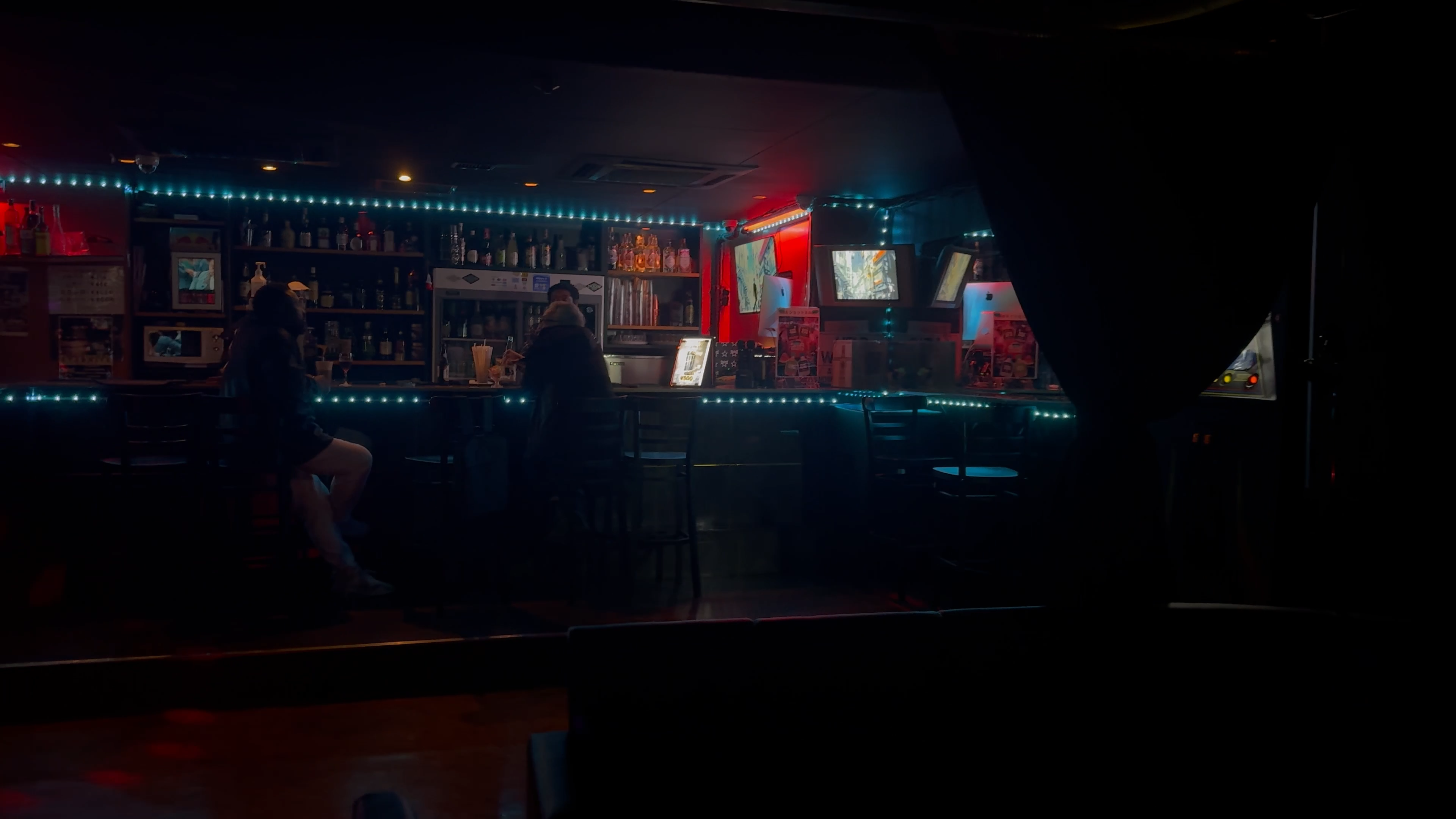 StarNight bar area for exchange and stay